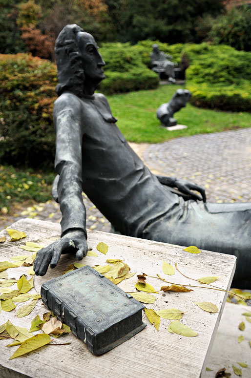 Statue Professor (1969) d'Imre Varga, Hongrie