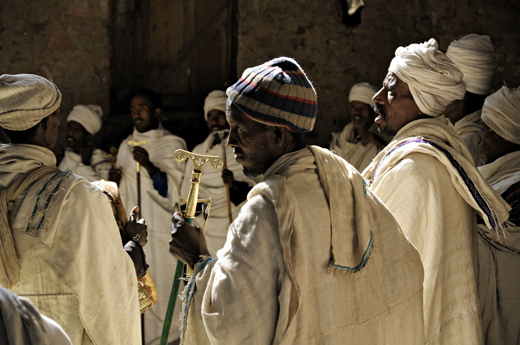 Chant des prêtres lors d'une cérémonie à Nakuto Lab, Ethiopie