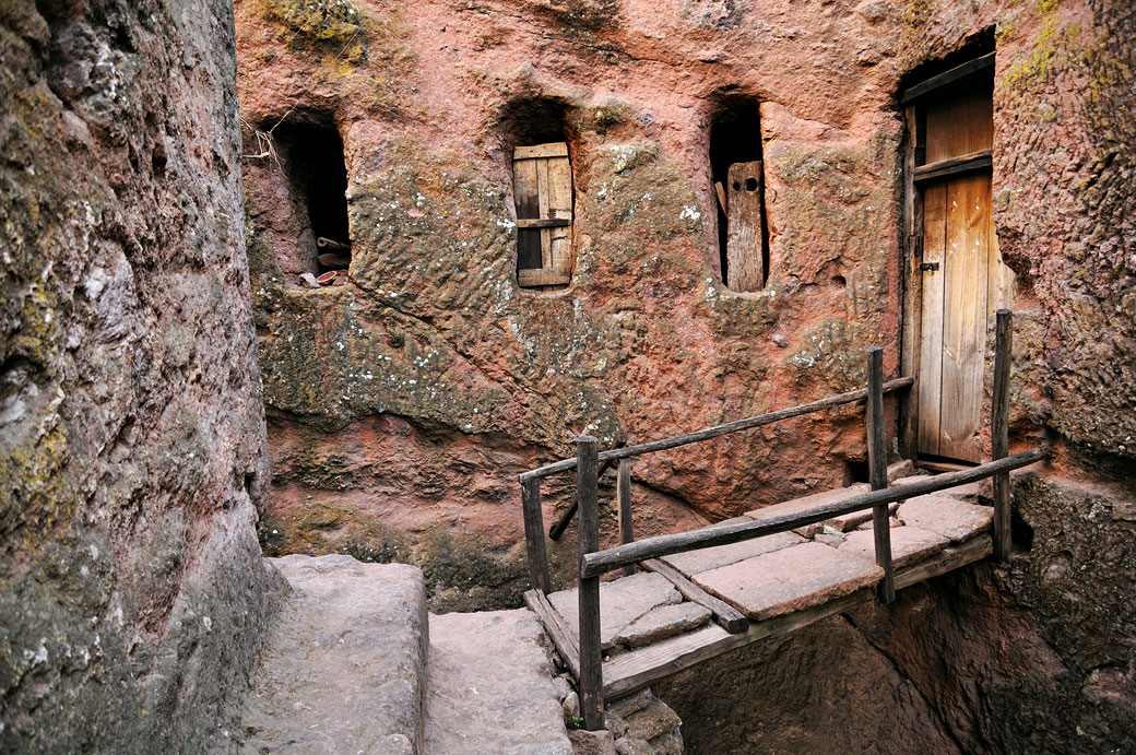 Petit pont d'une église rupestre à Lalibela, Ethiopie