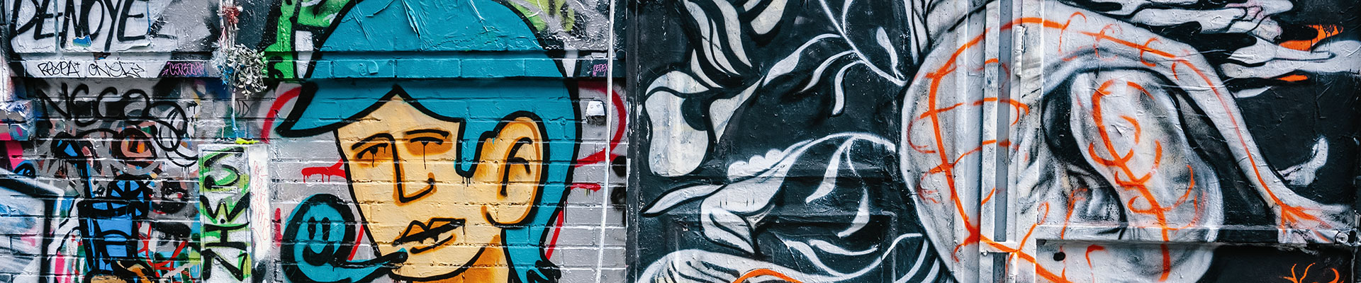 Top image street art rue Dénoyez à Paris, France