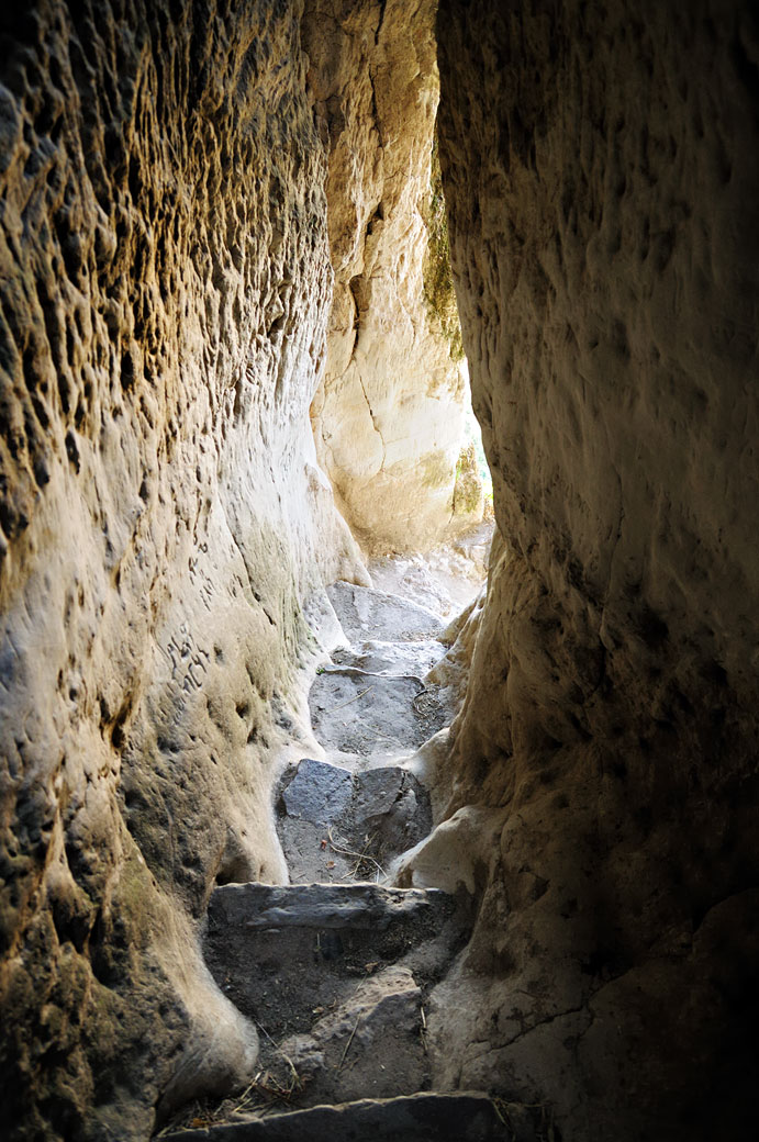 Tunnel d'accès à l'église Asheten-Mariam, Ethiopie