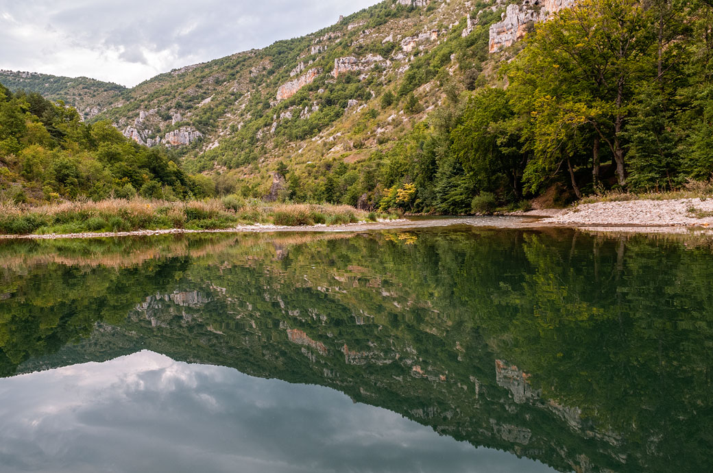 Reflet dans les gorges du Tarn, France