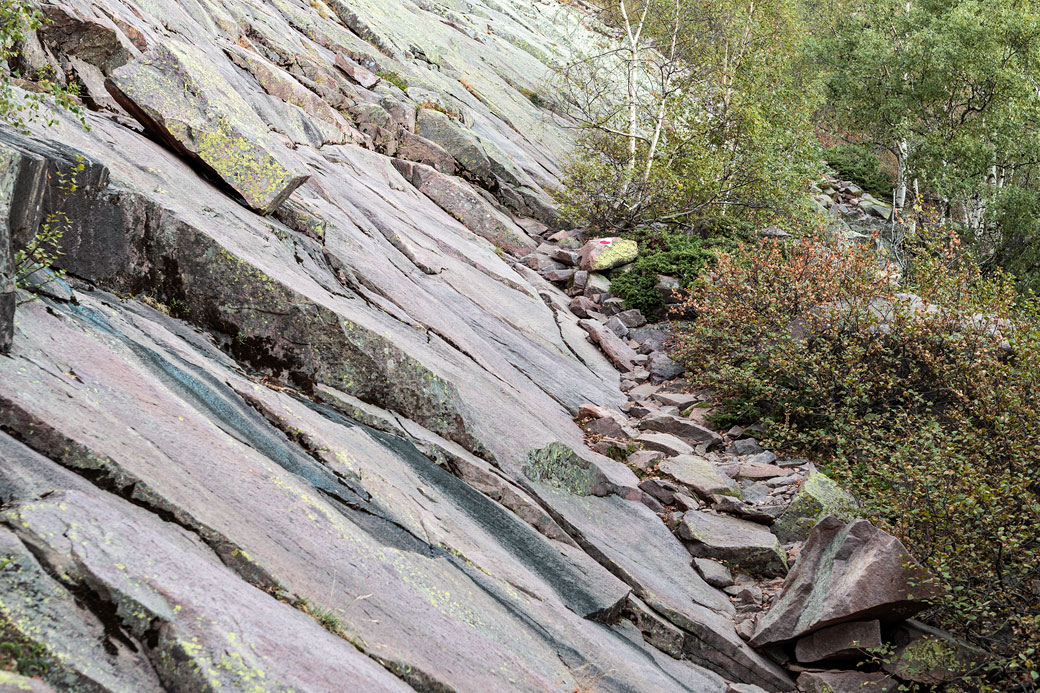 Dalles rocheuses sur la 2e étape du GR20, Corse