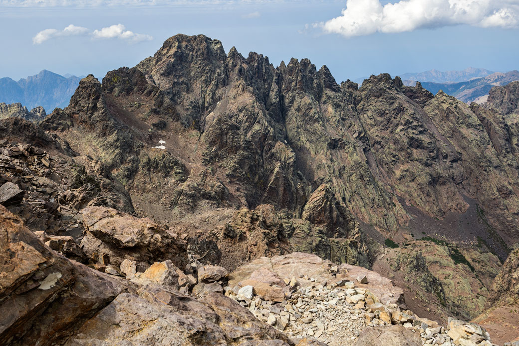 Montagnes acérées dans le massif du Monte Cinto, Corse