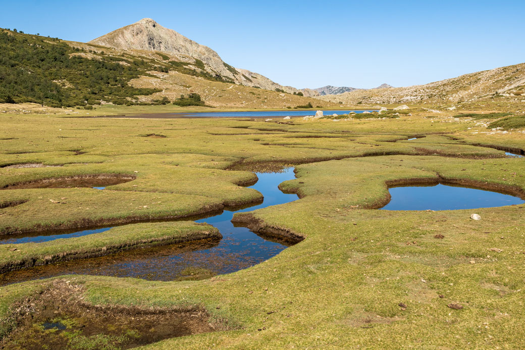 Le lac de Nino et ses nombreuses pozzines, Corse