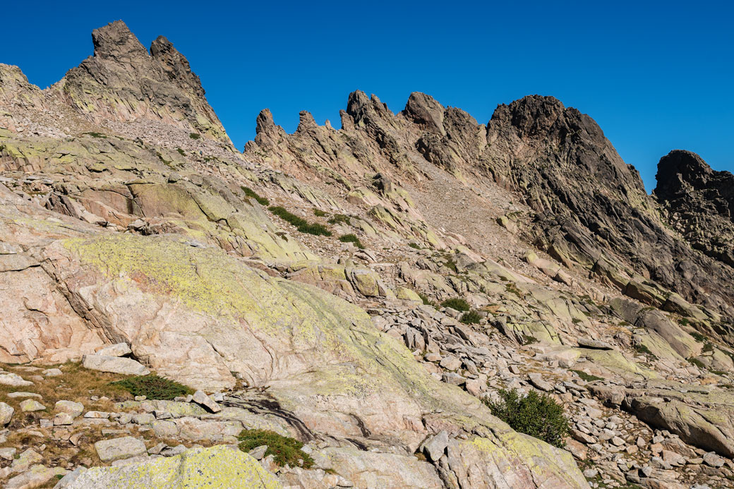 Passage rocheux entre Bocca alle Porte et Petra Piana sur le GR20, Corse