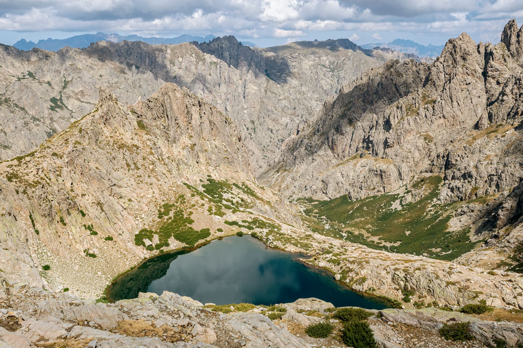 Lac de Rinoso sur la 7e étape du GR20, Corse