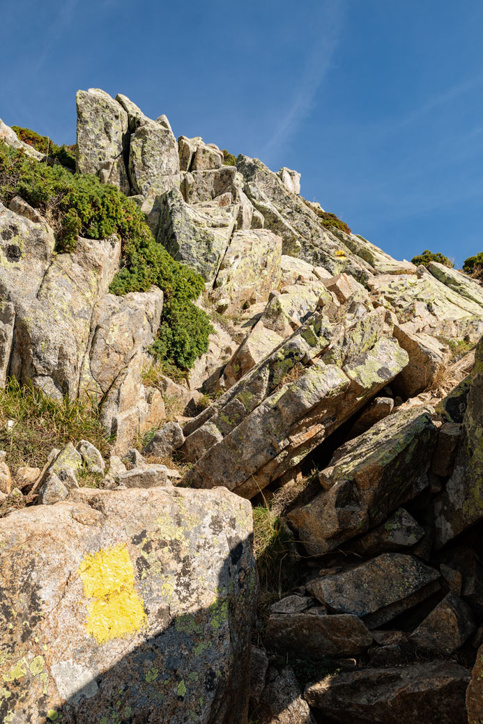 Descente dans les rochers entre Petra Piana et l'Onda, Corse