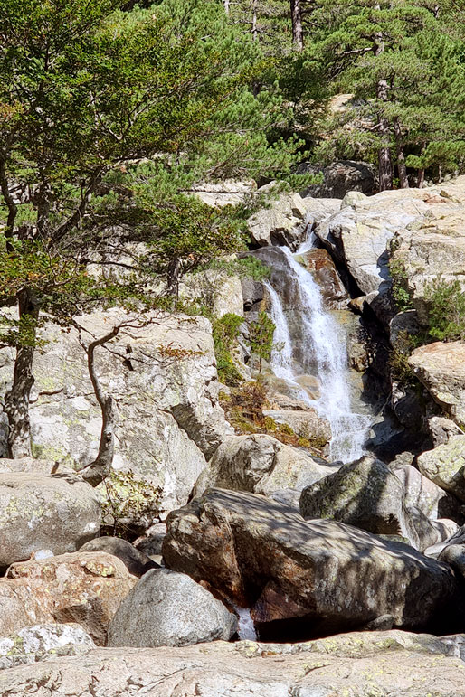 Cascade des Anglais dans les rochers près de Vizzavona, Corse
