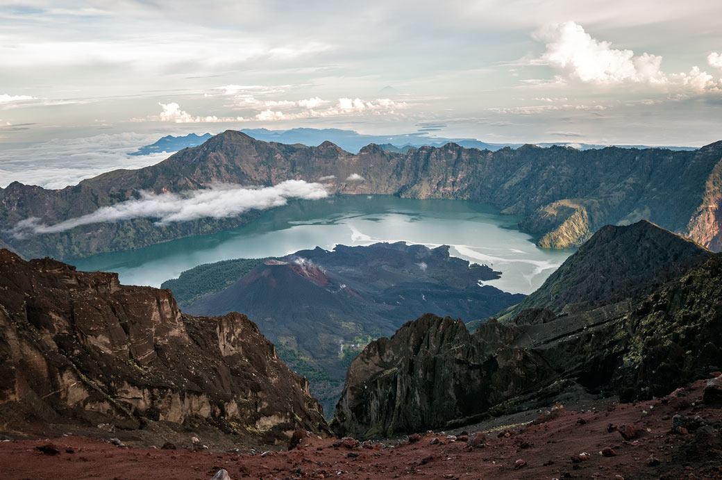 Caldeira du volcan Rinjani lors de la descente, Lombok