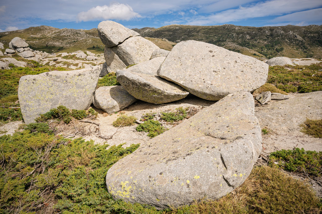 Chaos de rochers arrondis sur le plateau de Coscione, Corse