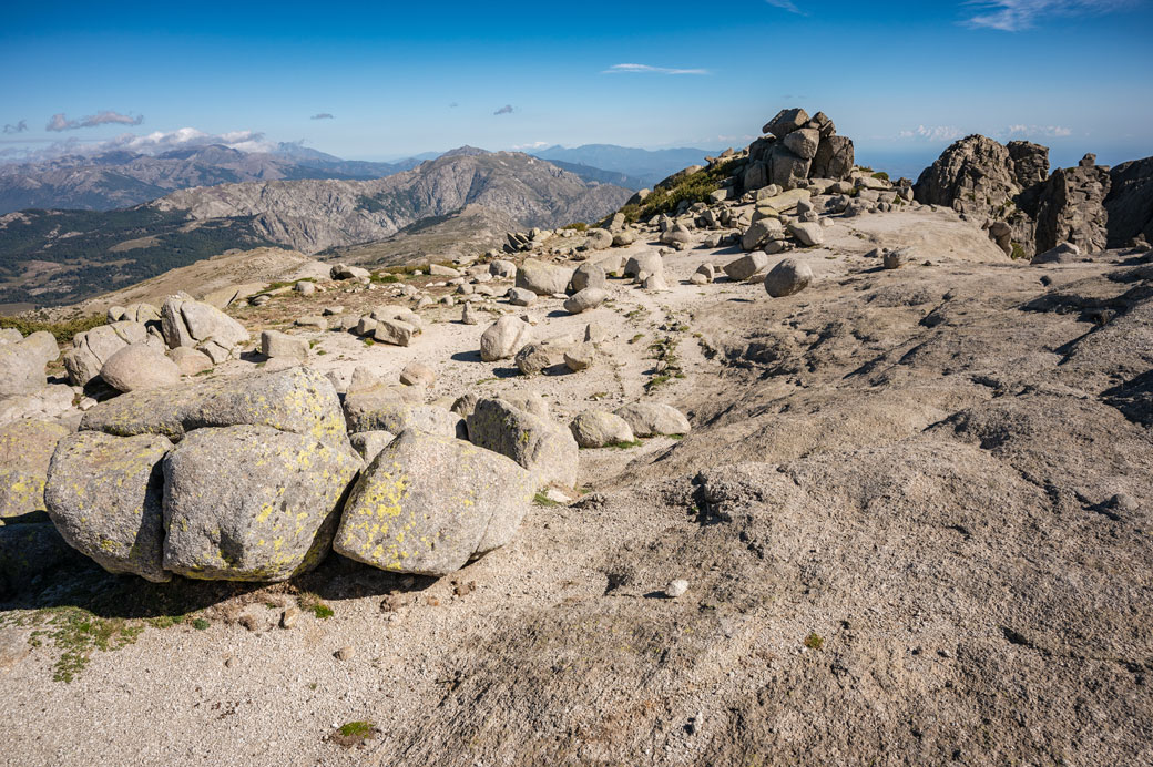 Rochers tout près du sommet du Monte Incudine, Corse