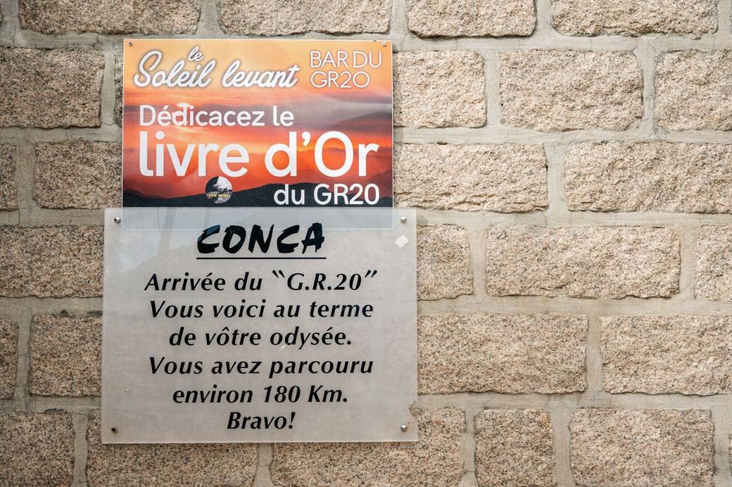 Panneau de fin du GR20 à Conca, Corse