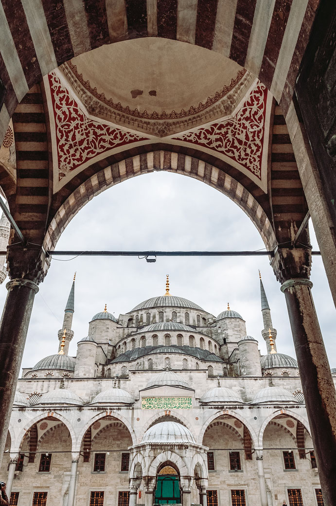 Entrée de la mosquée sultan Ahmet ou mosquée bleue à Istanbul