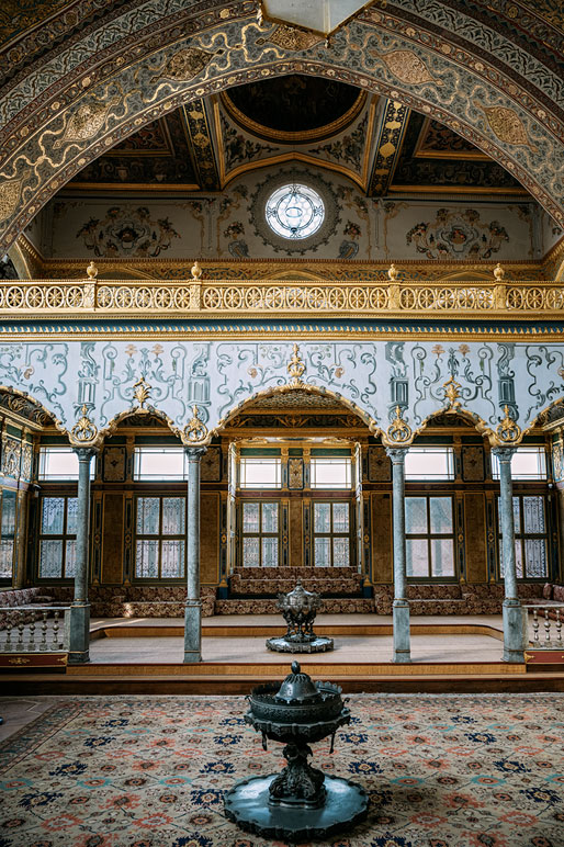 Salle impériale au coeur du harem du Palais de Topkapı à Istanbul