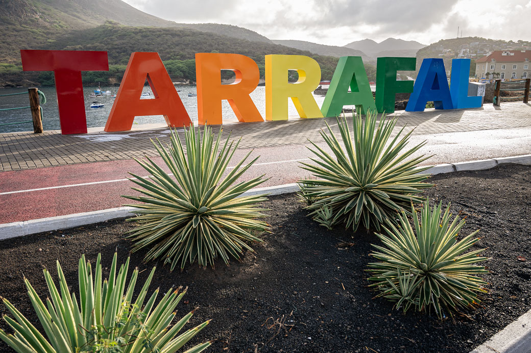 Placa Tarrafal arc-en-ciel sur l'ile de Santiago, Cap-Vert