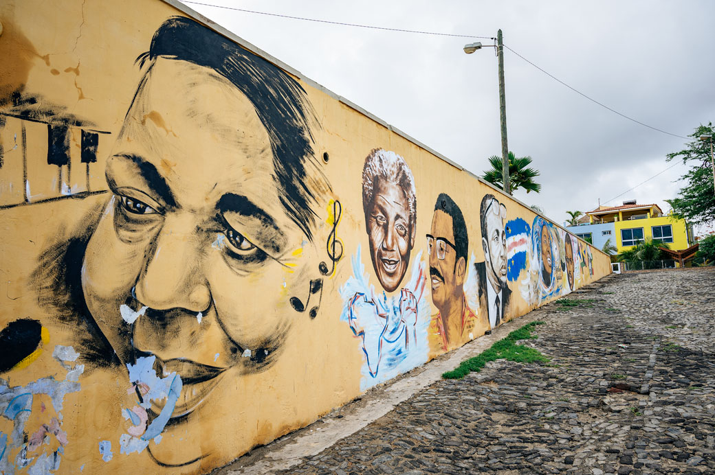 Art urbain sur un mur de Tarrafal, île de Santiago