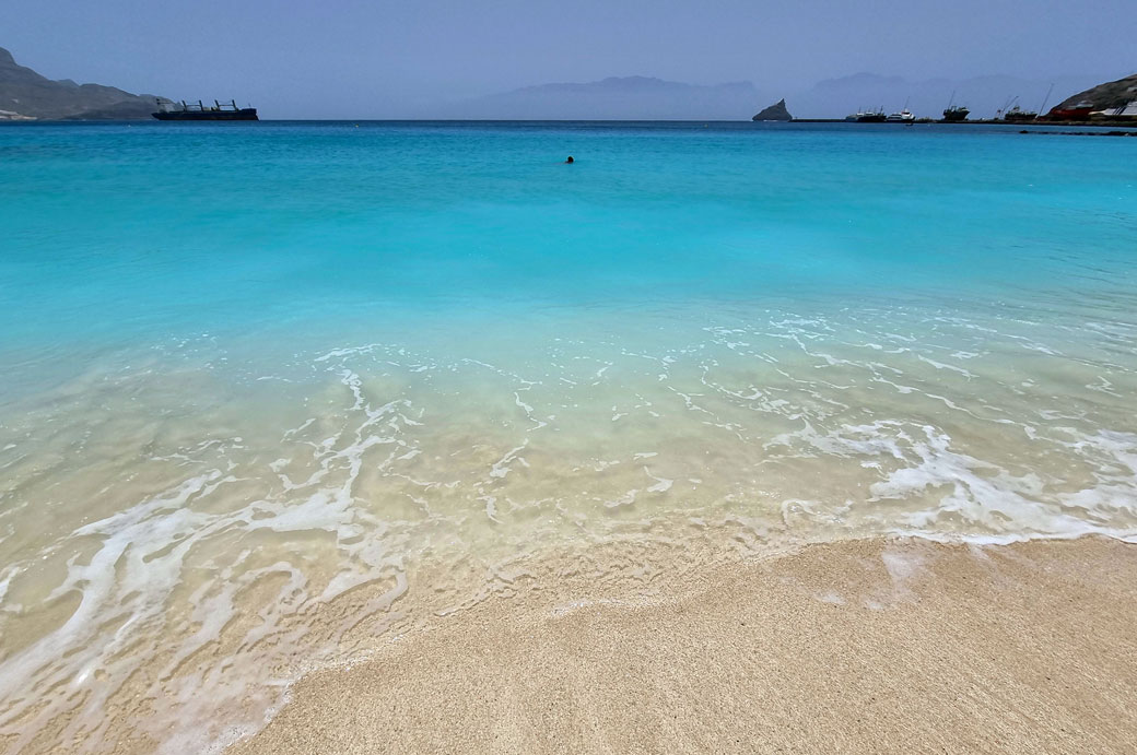 La belle praia da Laginha à Mindelo sur l'île de São Vicente, Cap-Vert