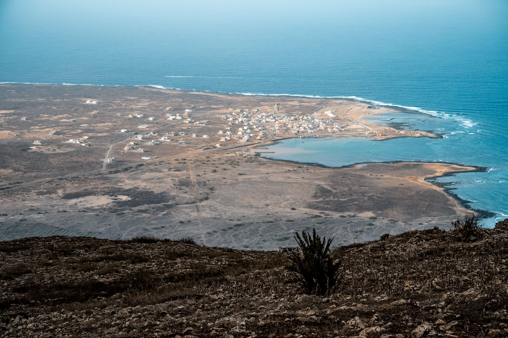 Baia das Gatas depuis Monte Verde sur l'île de São Vicente, Cap-Vert