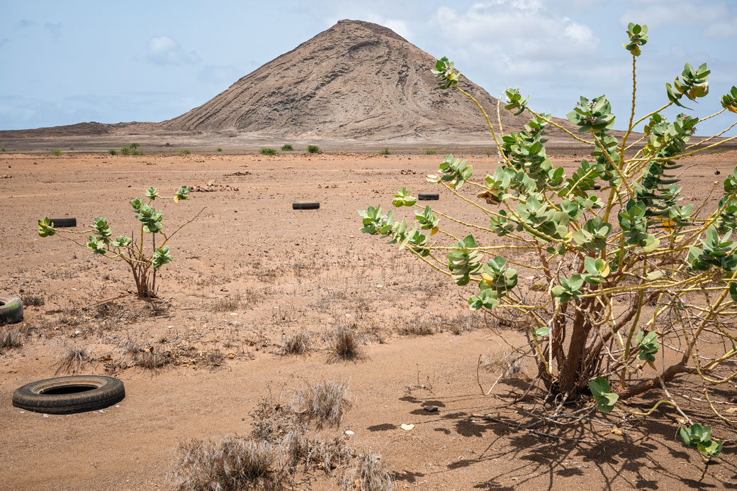 Ancien volcan Monte Leste sur l'île de Sal, Cap-Vert