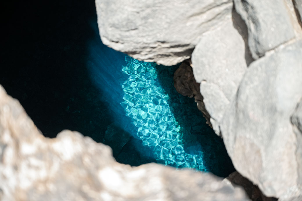 L'oeil bleu de Buracona sur l'île de Sal au Cap-Vert