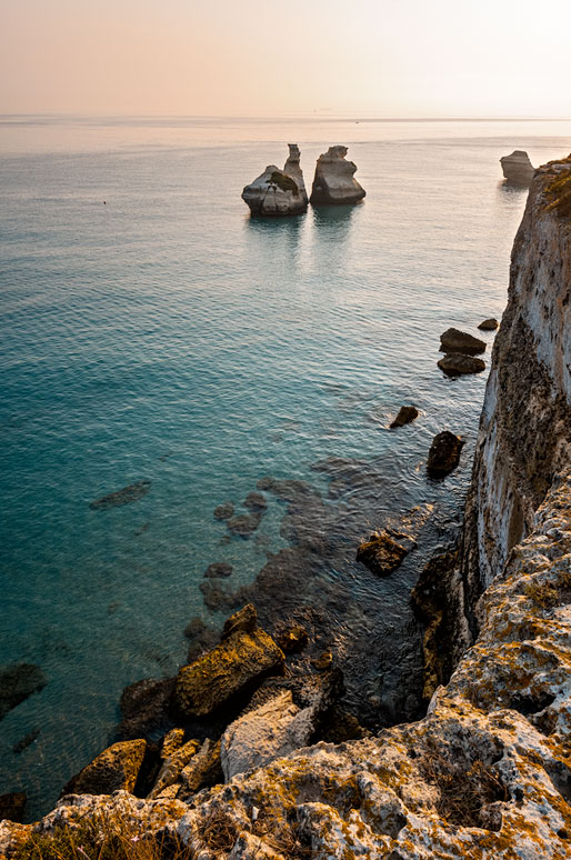 Lever de soleil sur Le Due Sorelle dans le Salento