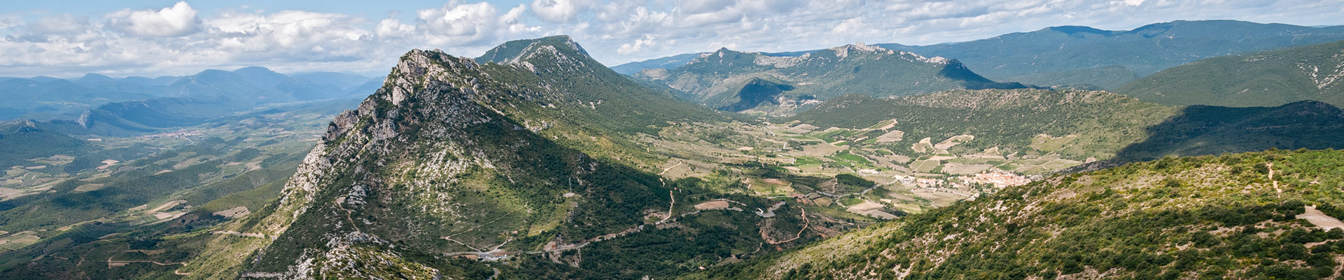 Top image pays Cathare depuis Quéribus, France