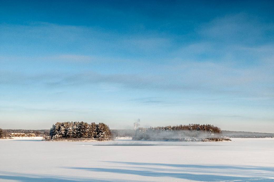 Paysage hivernal de Laponie près de Rovaniemi