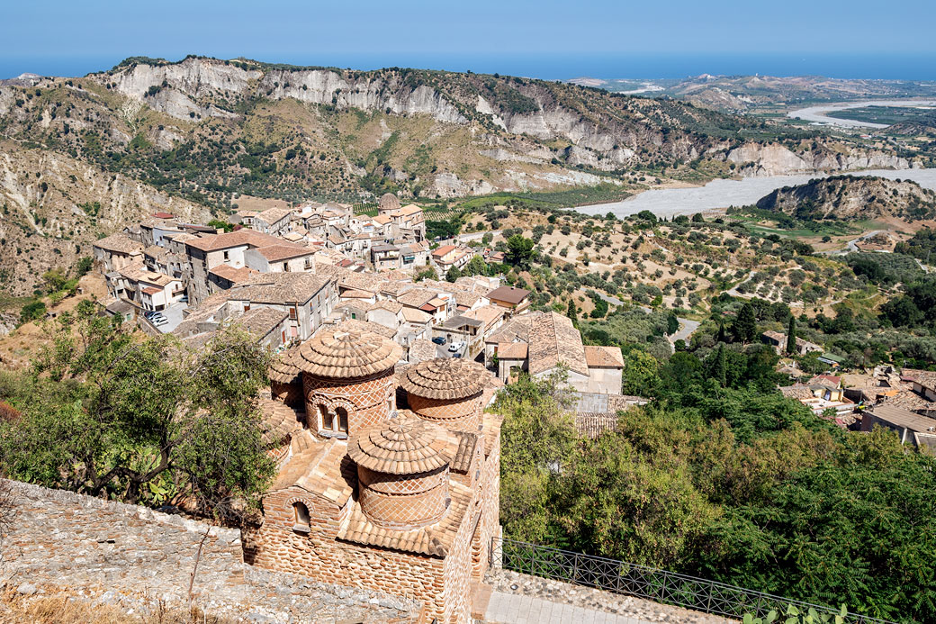 La cathédrale et le village de Stilo en Calabre