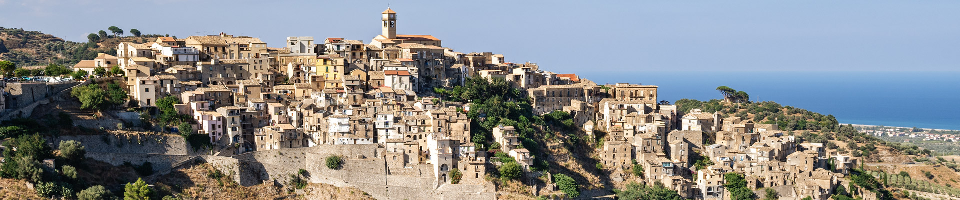 Top image Badolato en Calabre