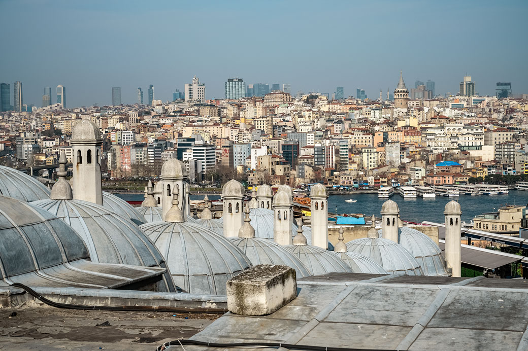 Beyoğlu et la tour de Galata depuis la mosquée Süleymaniye