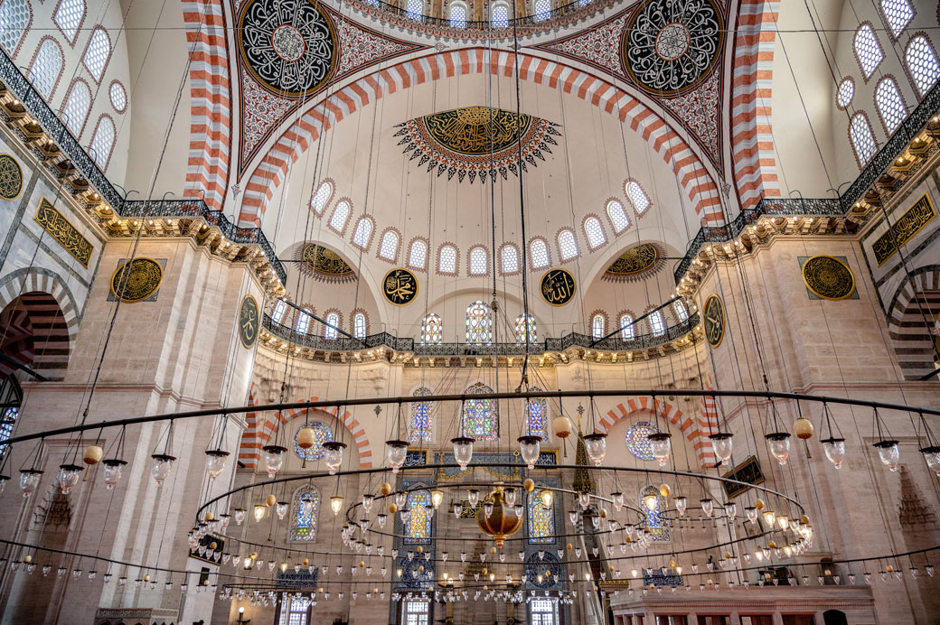 Intérieur de la mosquée Süleymaniye à Istanbul