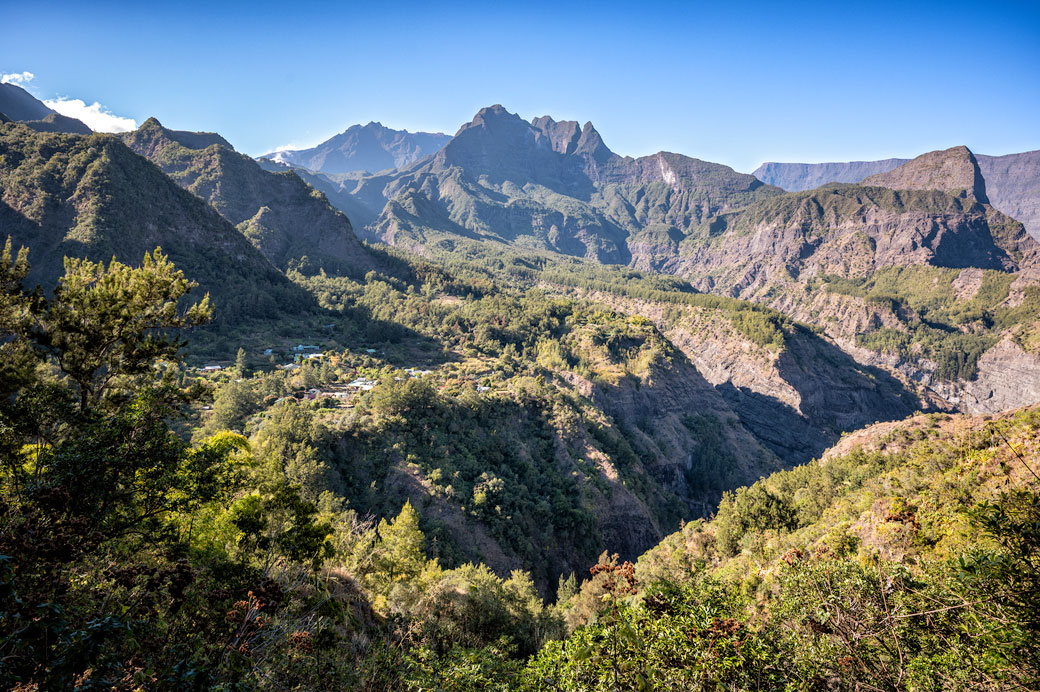 Îlet à Malheur depuis Aurère dans le cirque de Mafate