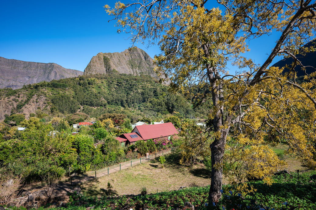 Îlet à Malheur et le piton Cabris dans le cirque de Mafate