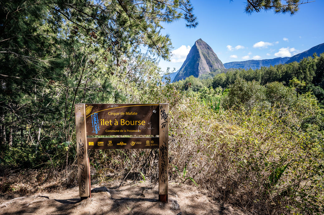Le piton Cabris depuis l'Îlet à Bourse dans le cirque de Mafate