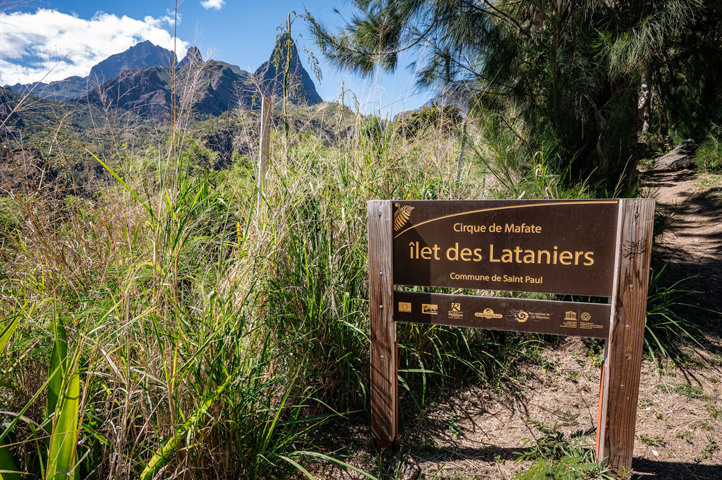 Arrivée à l'îlet des Lataniers dans le cirque de Mafate