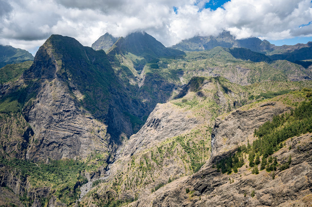 Piton des Calumets et panorama depuis la Brèche