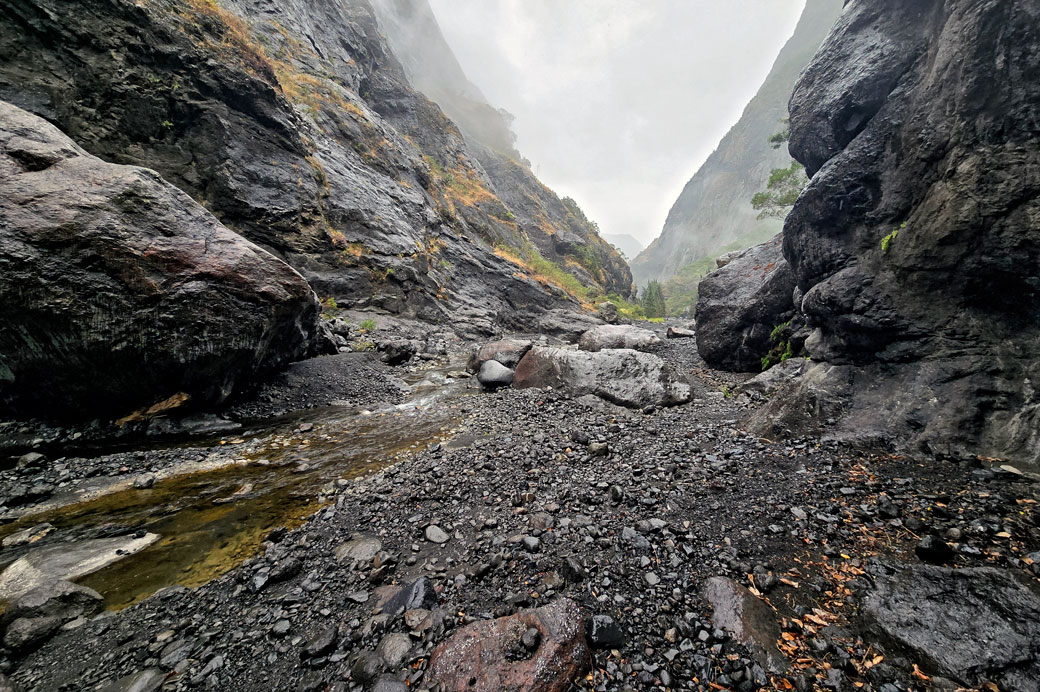 Canyon et rivière des Galets par fond Mafate