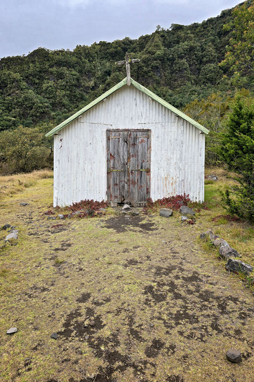 La petite chapelle de Marla dans le cirque de Mafate