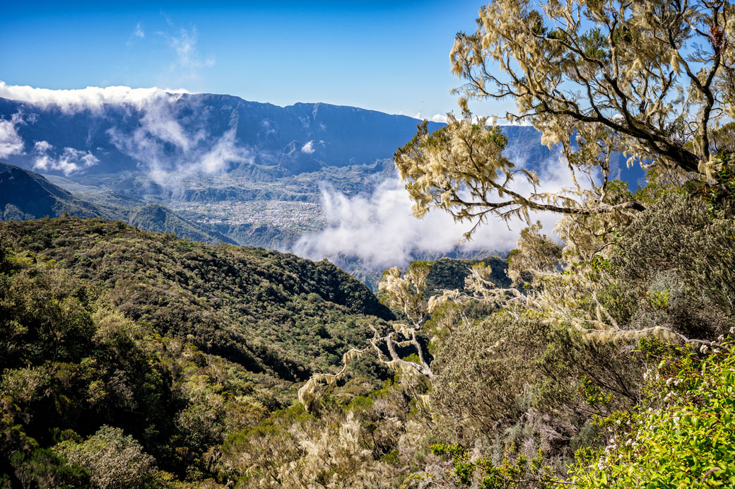Cirque de Cilaos depuis le col du Taïbit