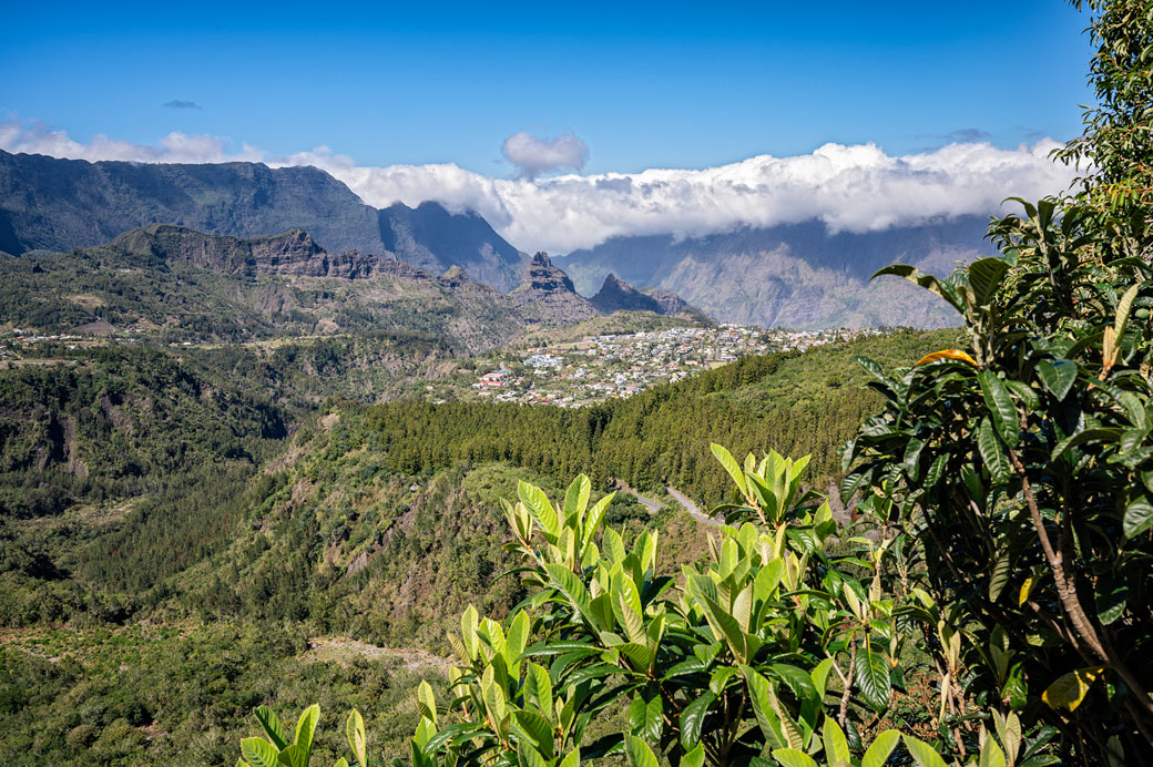 Vue sur Cilaos dans la montée du Bloc Vue sur Cilaos dans la montée du Bloc, La Réunion