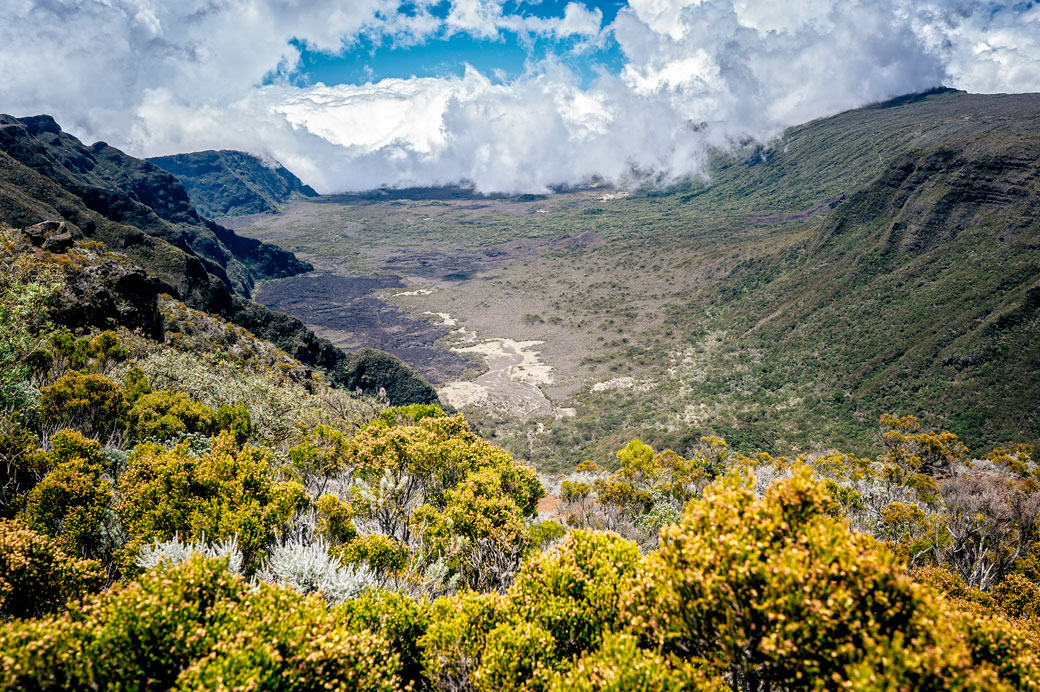 Vallée sauvage près du Piton de la Fournaise Vallée sauvage près du Piton de la Fournaise