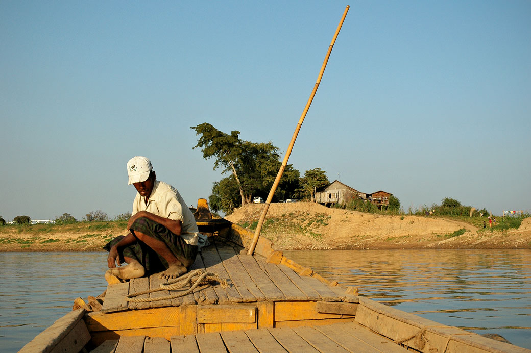 Traversée de la rivière à Inwa (Ava), Birmanie