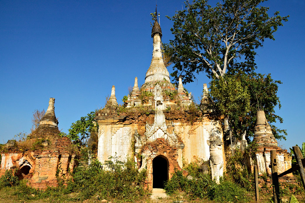 Vieille pagode oubliée à Sagar au sud du lac Inle, Birmanie