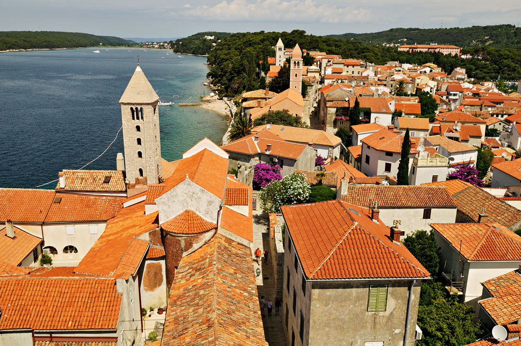 Les toits de la ville de Rab depuis le Campanile, Croatie