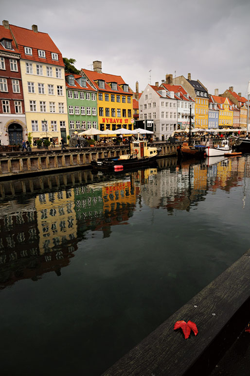 Canal de Nyhavn en automne à Copenhague, Danemark