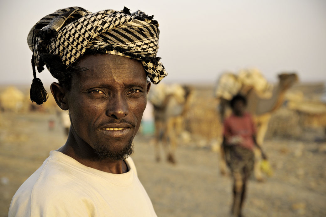 Homme du désert à Ahmed Ela, Ethiopie