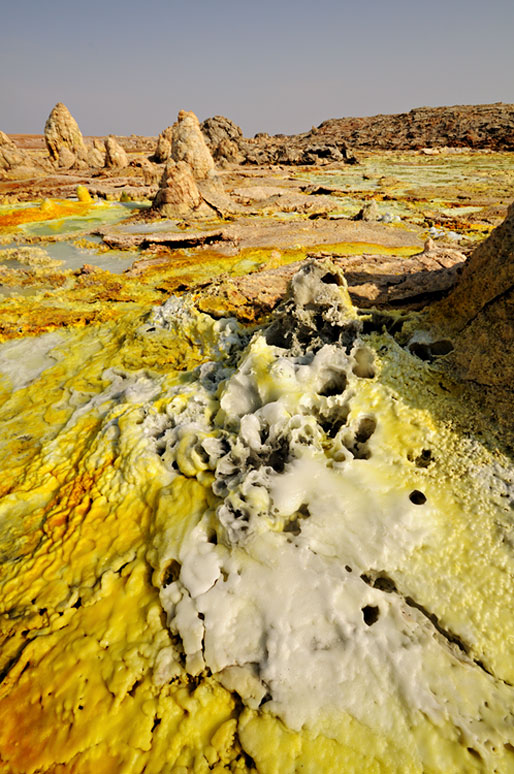 Formations salines et sulfureuses au volcan Dallol, Ethiopie