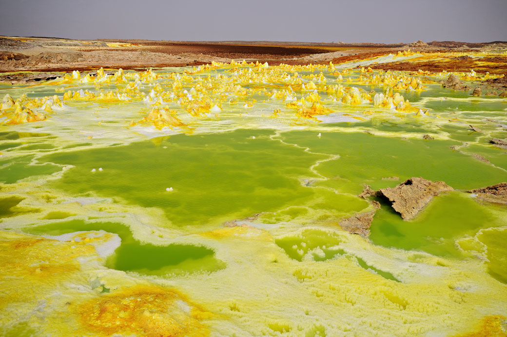 Lacs d'acide verts et soufre au volcan Dallol, Ethiopie