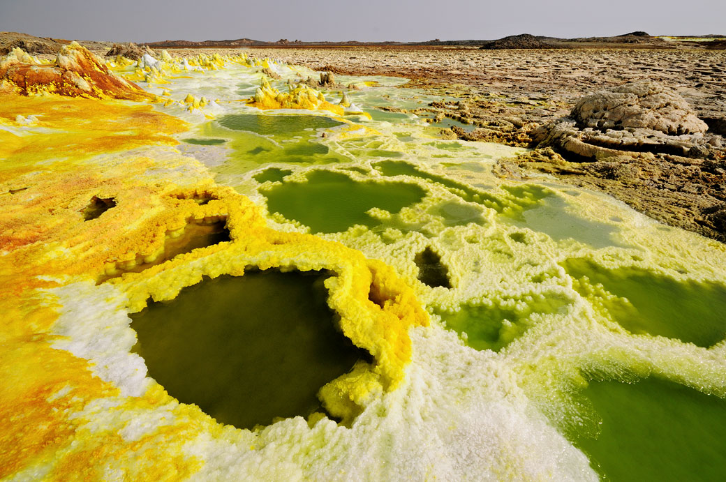 Lacs d'acide et soufre sur le volcan Dallol, Ethiopie